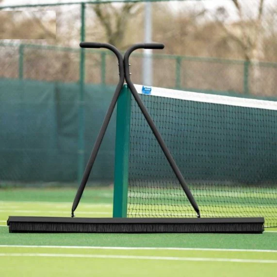 Balais de court de tennis