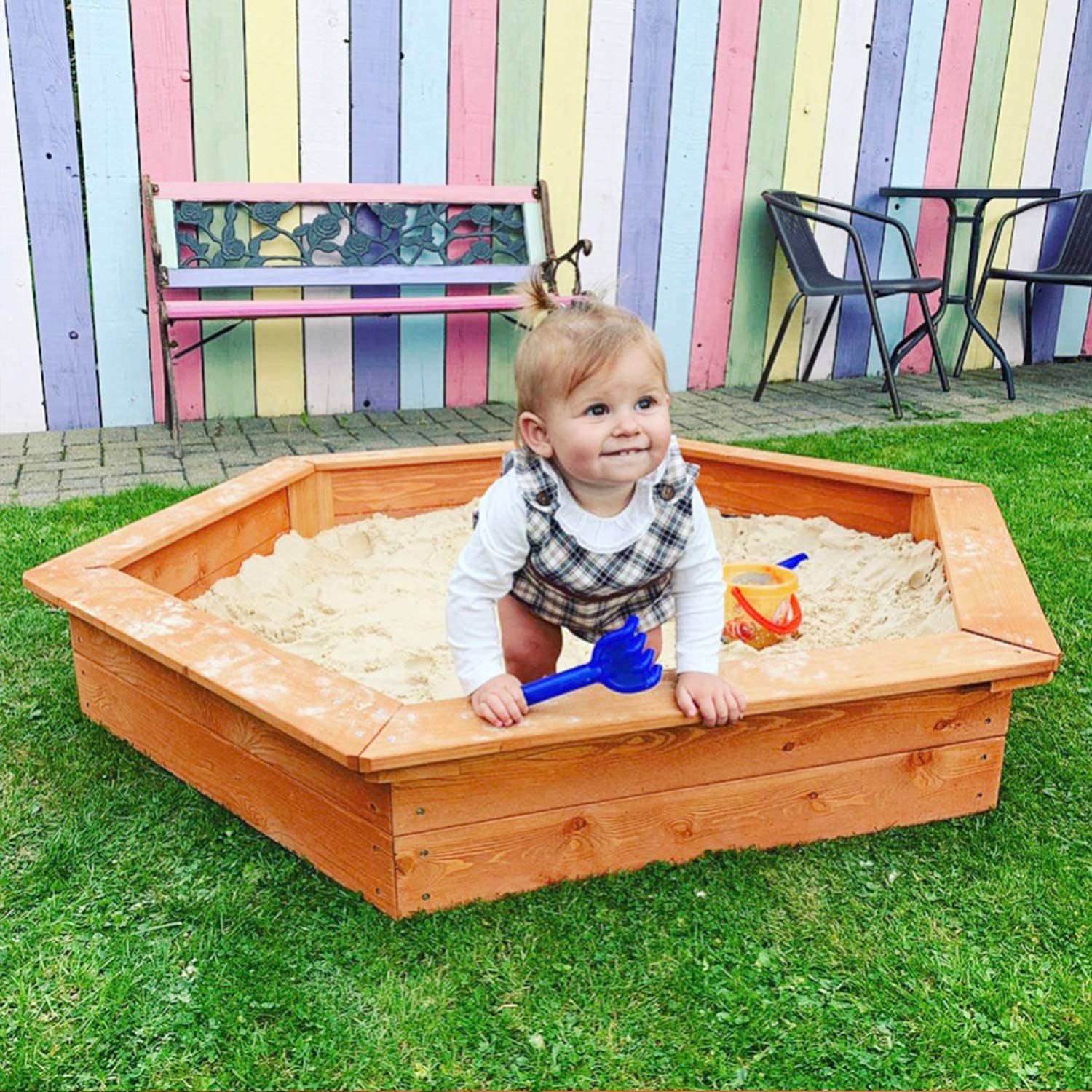 Grand bac de sable hexagonal en bois - Image 2