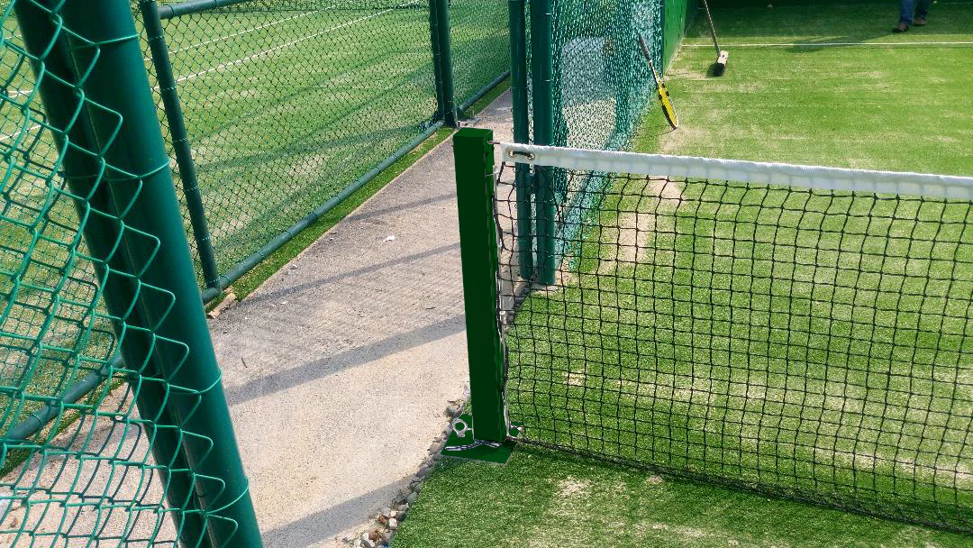 Poteaux de pickleball sur plaque avec treuil intérieur - Image 4