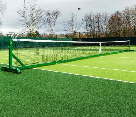 Système de poteaux de tennis sans ancrage